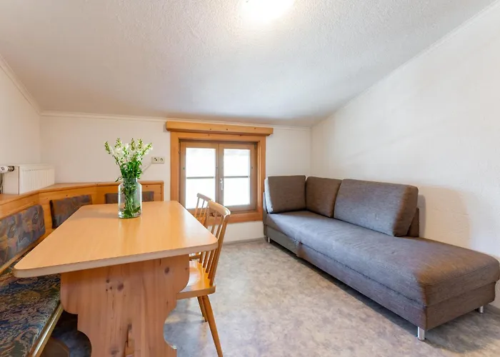 Gruenbichel Hof I アパート *